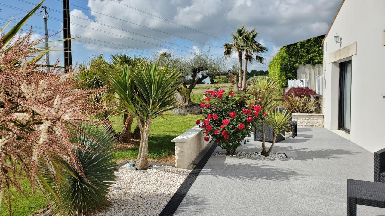 Bed and Breakfast Les Cuves - Saintes Chaniers Exterior foto